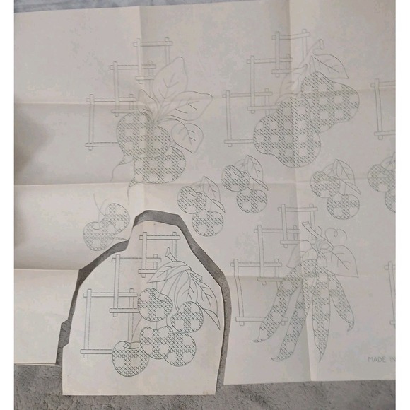 Vtg Superior Embroidery Transfer 167 Gingham Fruit Veggie Tea Towels Linens READ - Picture 3 of 3